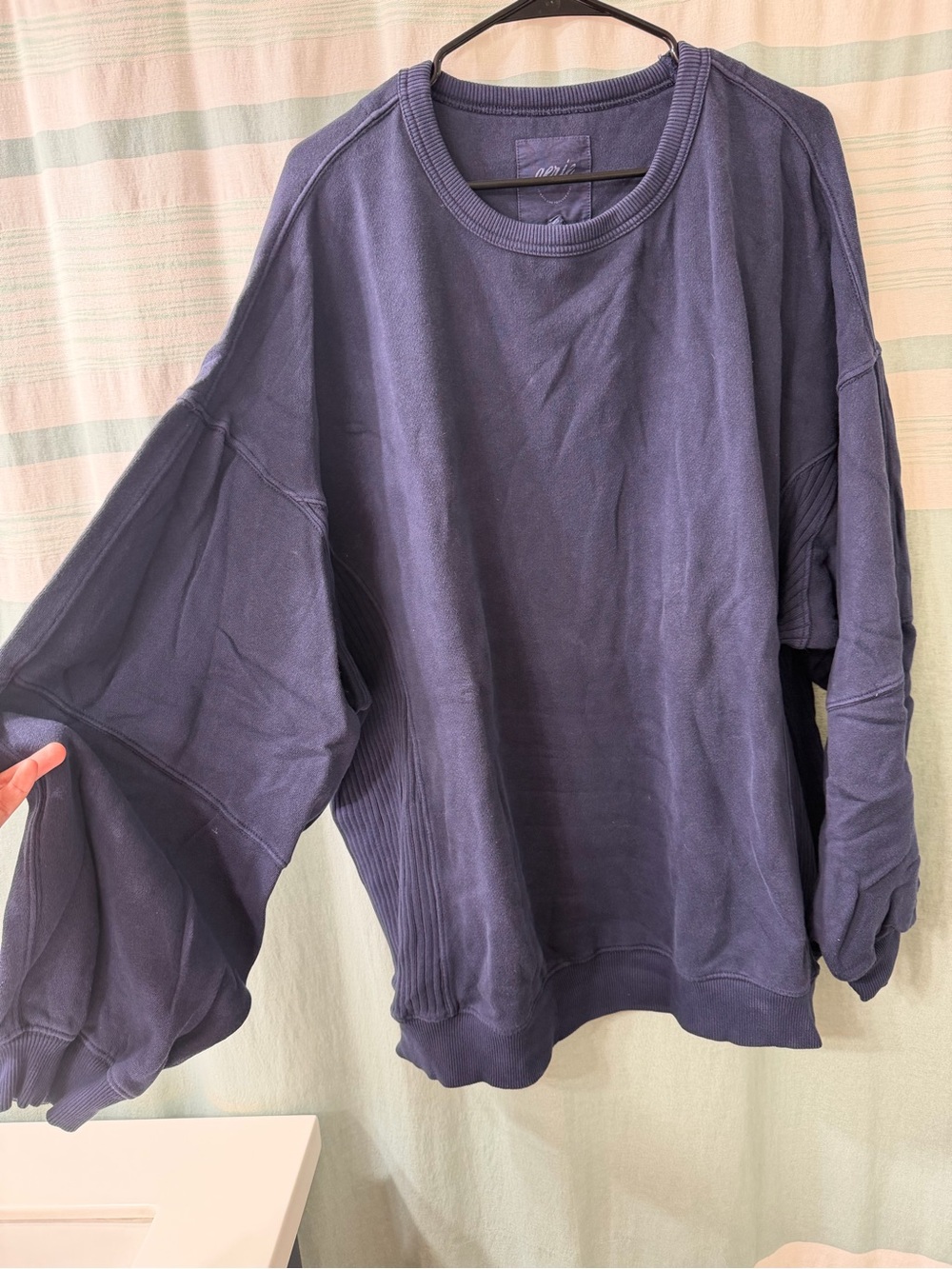 Aerie tres chic sweatshirt (navy)